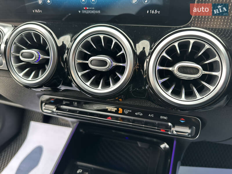 Внедорожник / Кроссовер Mercedes-Benz GLB-Class 2019 в Киеве