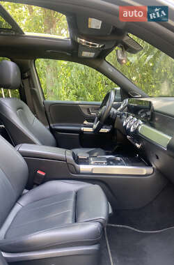 Внедорожник / Кроссовер Mercedes-Benz GLB-Class 2021 в 