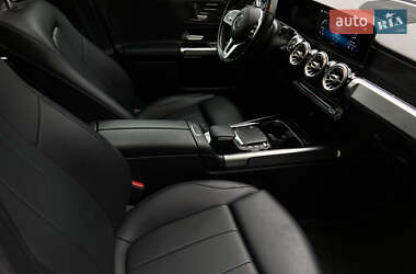 Внедорожник / Кроссовер Mercedes-Benz GLB-Class 2021 в 