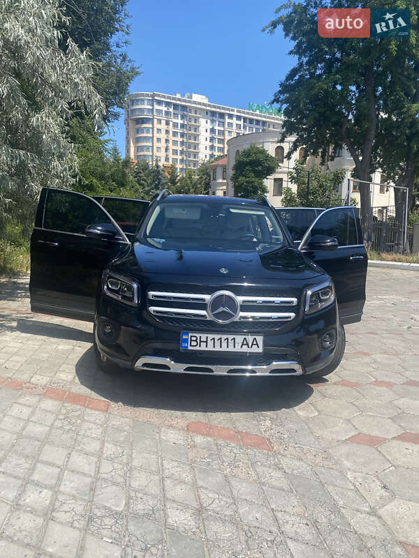 Внедорожник / Кроссовер Mercedes-Benz GLB-Class 2019 в 