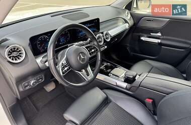 Позашляховик / Кросовер Mercedes-Benz GLB-Class 2022 в 