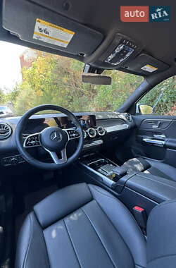 Внедорожник / Кроссовер Mercedes-Benz GLB-Class 2022 в 