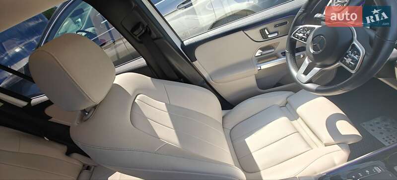 Позашляховик / Кросовер Mercedes-Benz GLB-Class 2020 в Києві