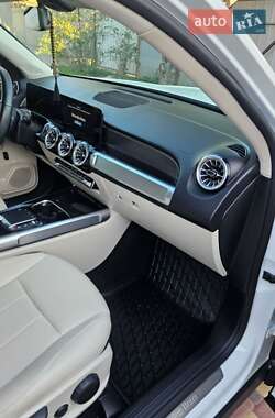 Позашляховик / Кросовер Mercedes-Benz GLB-Class 2022 в 