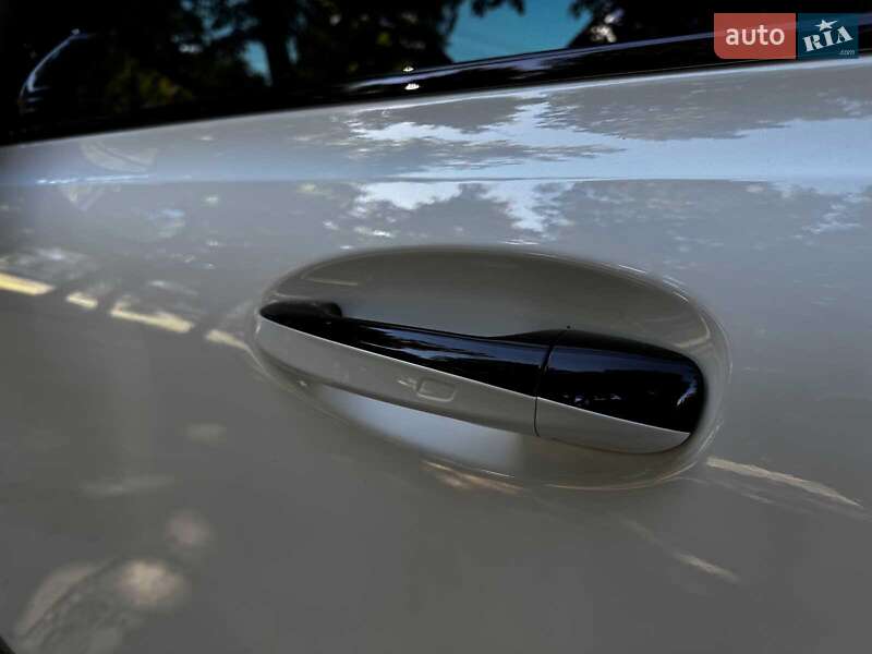 Внедорожник / Кроссовер Mercedes-Benz GLB-Class 2020 в Киеве