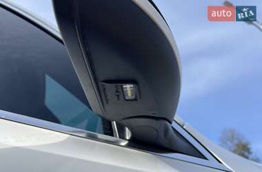 Позашляховик / Кросовер Mercedes-Benz GLB-Class 2020 в 