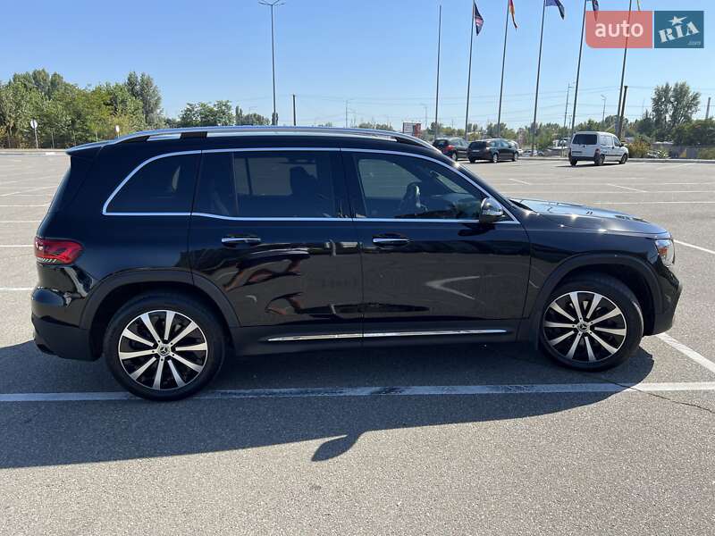 Внедорожник / Кроссовер Mercedes-Benz GLB-Class 2021 в Киеве