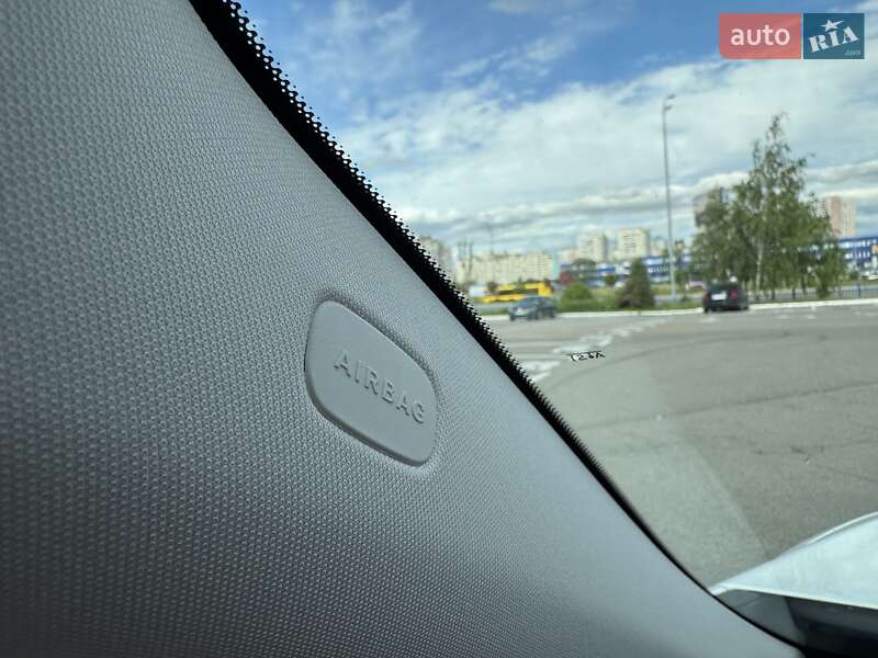 Внедорожник / Кроссовер Mercedes-Benz GLB-Class 2022 в Киеве