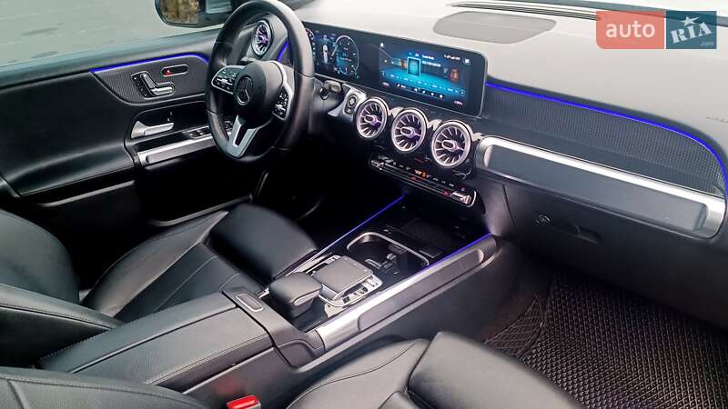 Внедорожник / Кроссовер Mercedes-Benz GLB-Class 2019 в Киеве