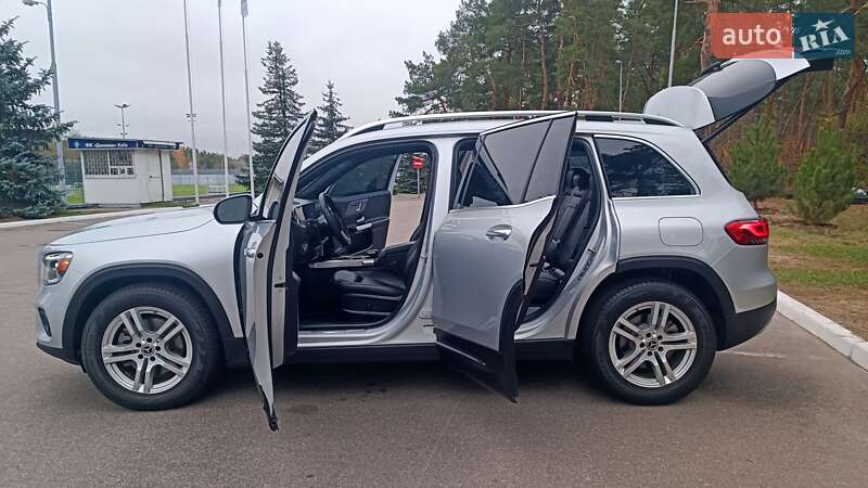 Внедорожник / Кроссовер Mercedes-Benz GLB-Class 2019 в Киеве