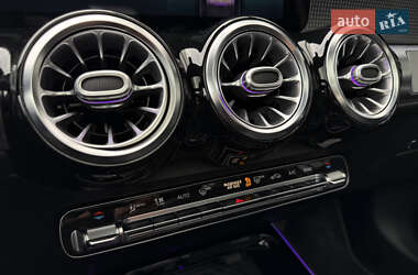 Внедорожник / Кроссовер Mercedes-Benz GLB-Class 2021 в 