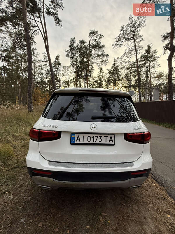 Внедорожник / Кроссовер Mercedes-Benz GLB-Class 2021 в Киеве