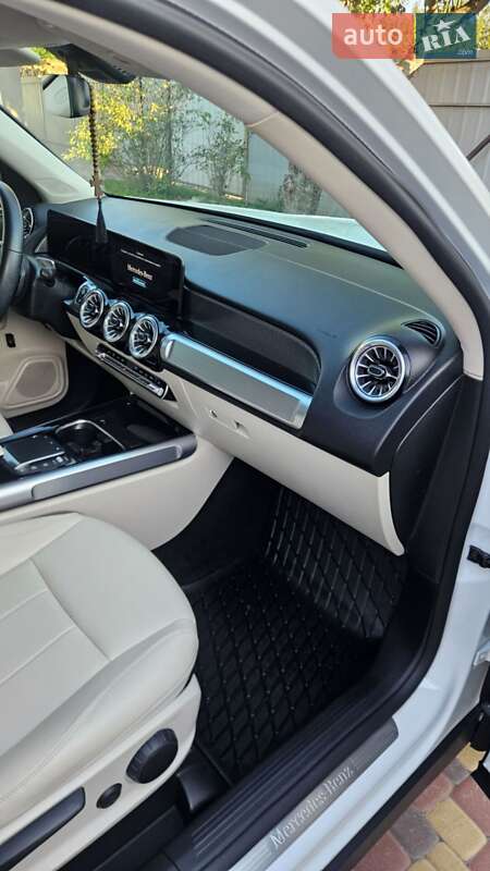 Внедорожник / Кроссовер Mercedes-Benz GLB-Class 2022 в Киеве фото 27 Внедорожник / Кроссовер Mercedes-Benz GLB-Class 2022 в Киеве
