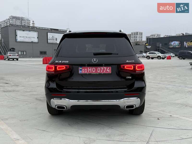 Позашляховик / Кросовер Mercedes-Benz GLB-Class 2021 в Києві