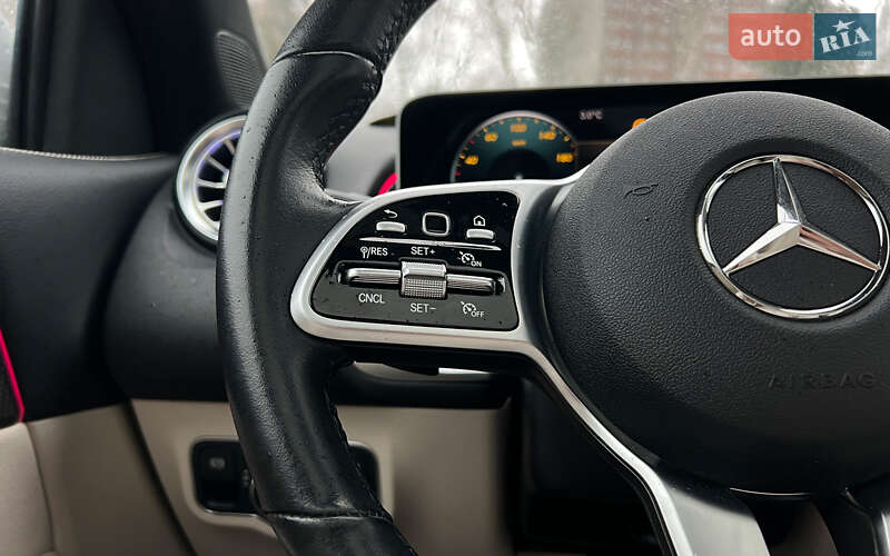 Внедорожник / Кроссовер Mercedes-Benz GLB-Class 2020 в Львове