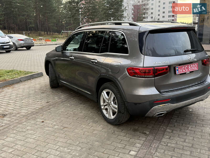 Внедорожник / Кроссовер Mercedes-Benz GLB-Class 2020 в Новояворовске