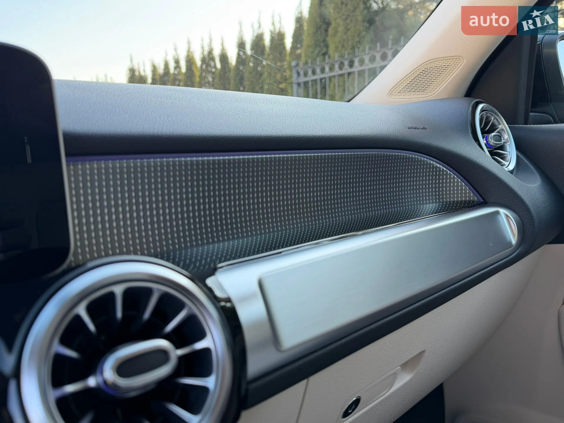 2021 Mercedes-Benz GLB - мініатюра 24
