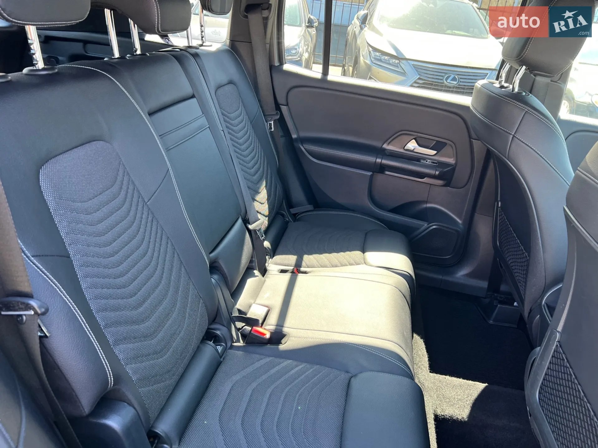 2021 Mercedes-Benz GLB - мініатюра 39