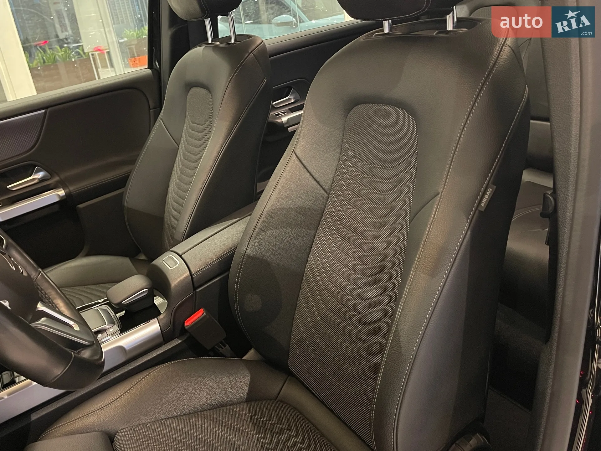2023 Mercedes-Benz GLB - мініатюра 16