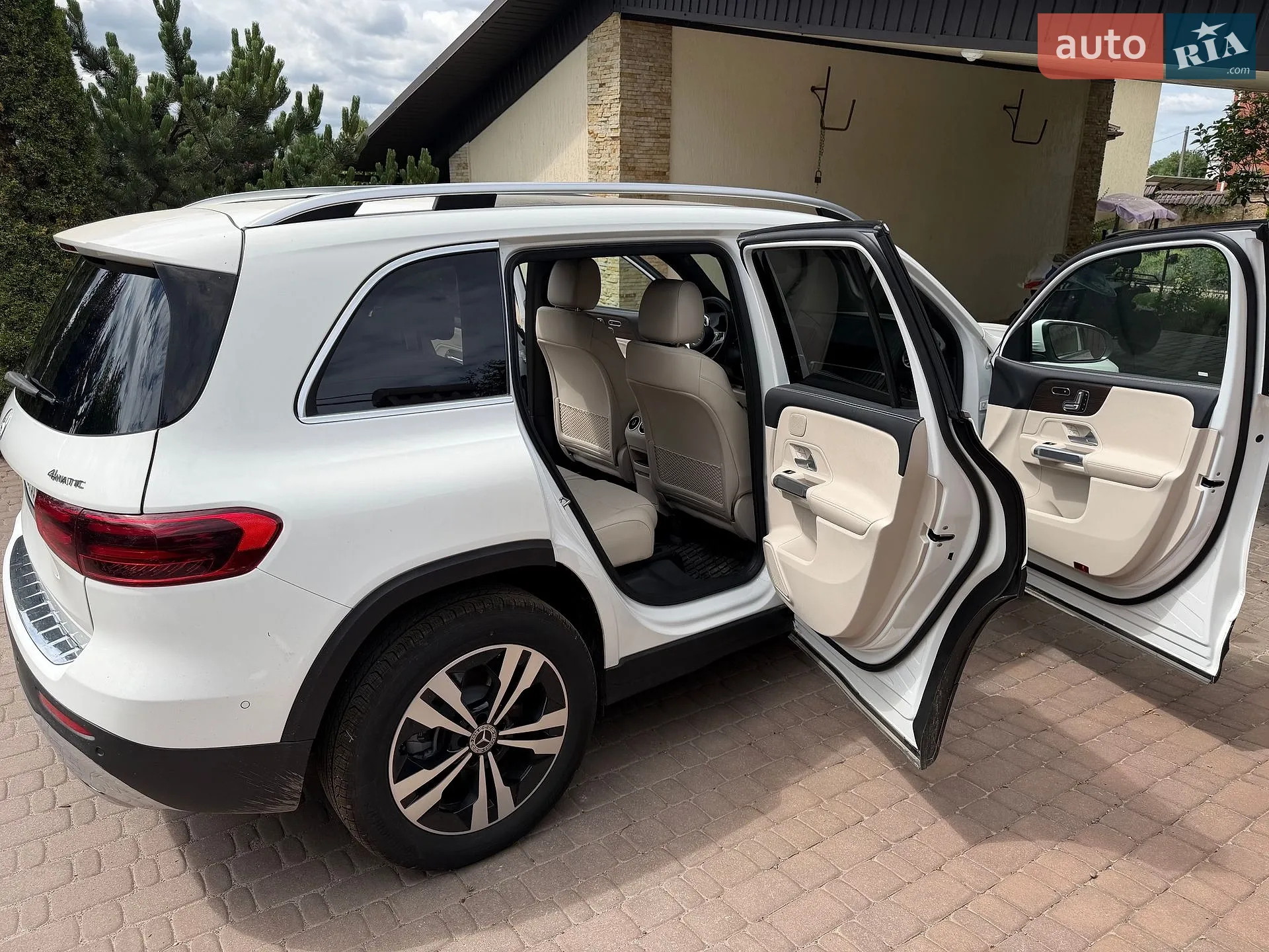 2025 Mercedes-Benz GLB - мініатюра 8