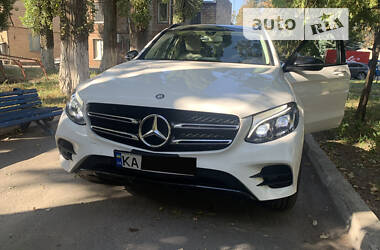Внедорожник / Кроссовер Mercedes-Benz GLC 300 2016 в Киеве