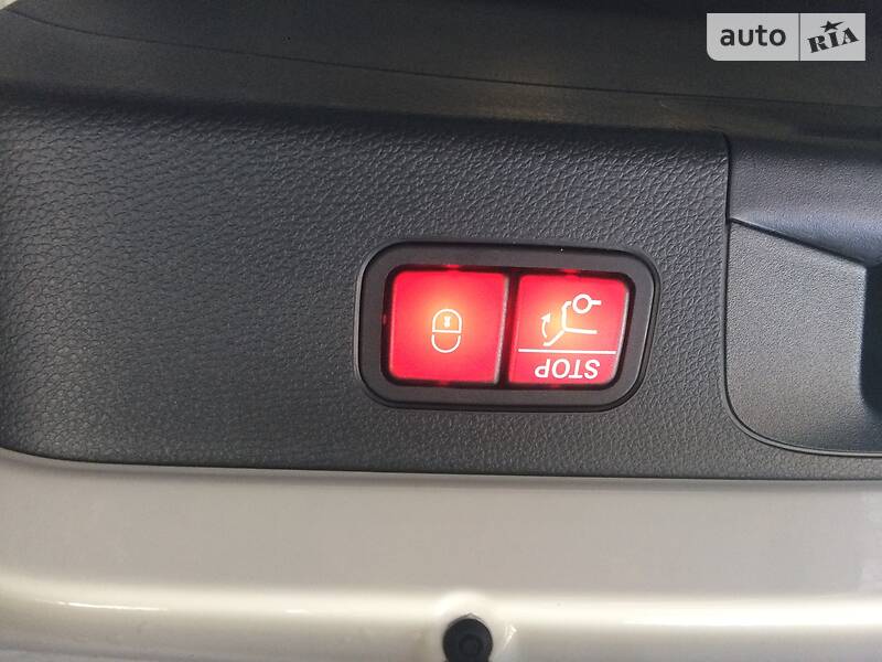 Внедорожник / Кроссовер Mercedes-Benz GLC-Class 2016 в Киеве фото 16 Внедорожник / Кроссовер Mercedes-Benz GLC-Class 2016 в Киеве