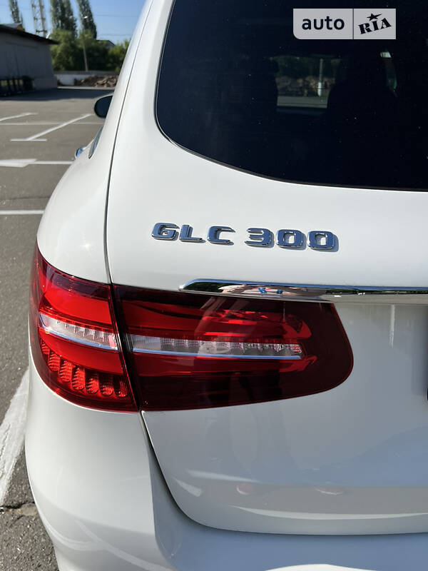 Внедорожник / Кроссовер Mercedes-Benz GLC-Class 2019 в Киеве