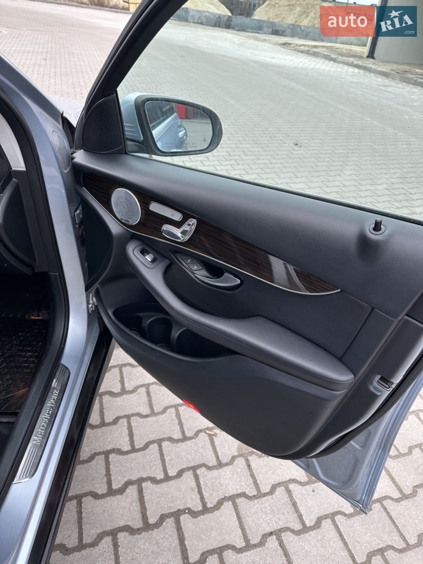 2016 Mercedes-Benz GLC - мініатюра 23