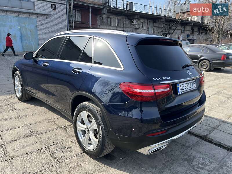 Внедорожник / Кроссовер Mercedes-Benz GLC-Class 2017 в Днепре