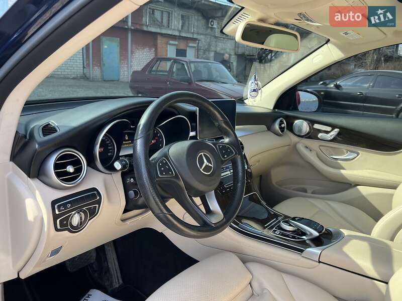 Внедорожник / Кроссовер Mercedes-Benz GLC-Class 2017 в Днепре