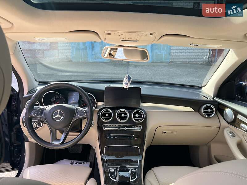 Внедорожник / Кроссовер Mercedes-Benz GLC-Class 2017 в Днепре