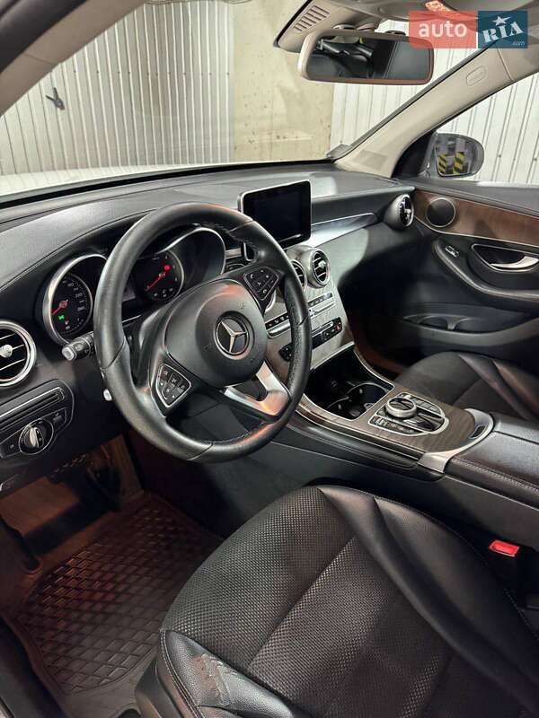 Внедорожник / Кроссовер Mercedes-Benz GLC-Class 2016 в Киеве фото 3 Внедорожник / Кроссовер Mercedes-Benz GLC-Class 2016 в Киеве