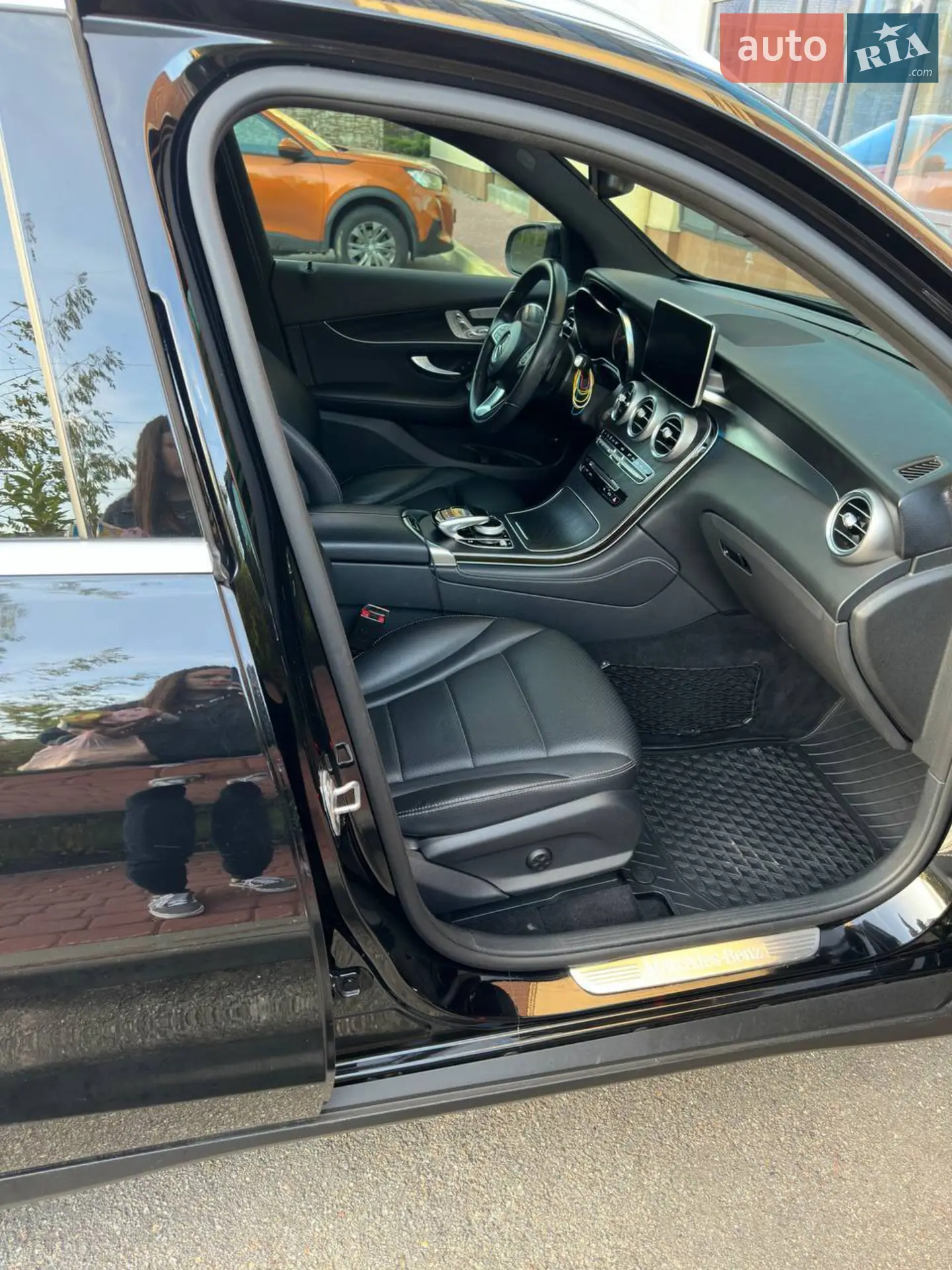2016 Mercedes-Benz GLC - мініатюра 2