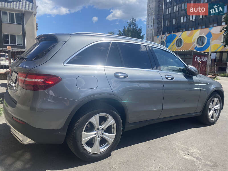 Внедорожник / Кроссовер Mercedes-Benz GLC-Class 2016 в Киеве