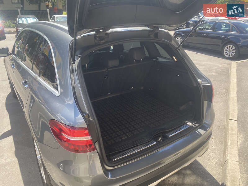 Внедорожник / Кроссовер Mercedes-Benz GLC-Class 2016 в Киеве