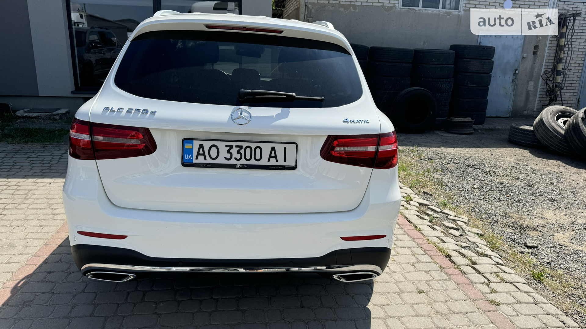 2017 Mercedes-Benz GLC - мініатюра 2