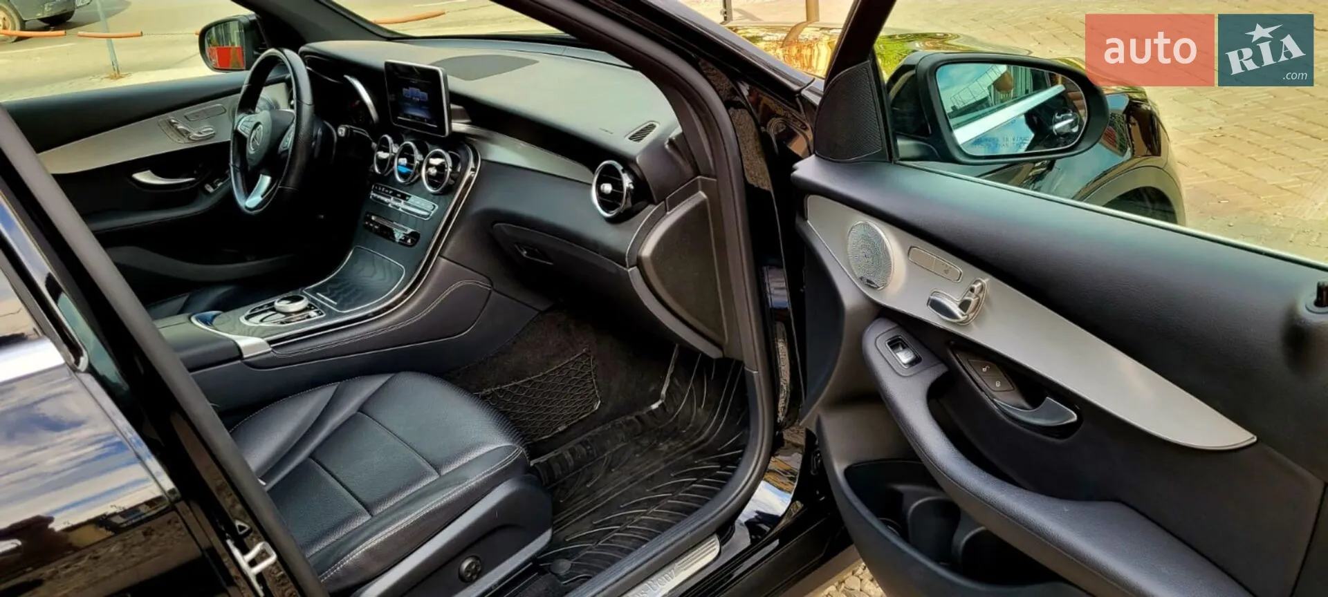 2019 Mercedes-Benz GLC - мініатюра 2