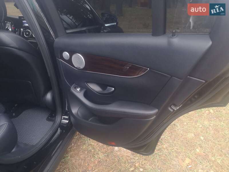 Внедорожник / Кроссовер Mercedes-Benz GLC-Class 2016 в Сумах