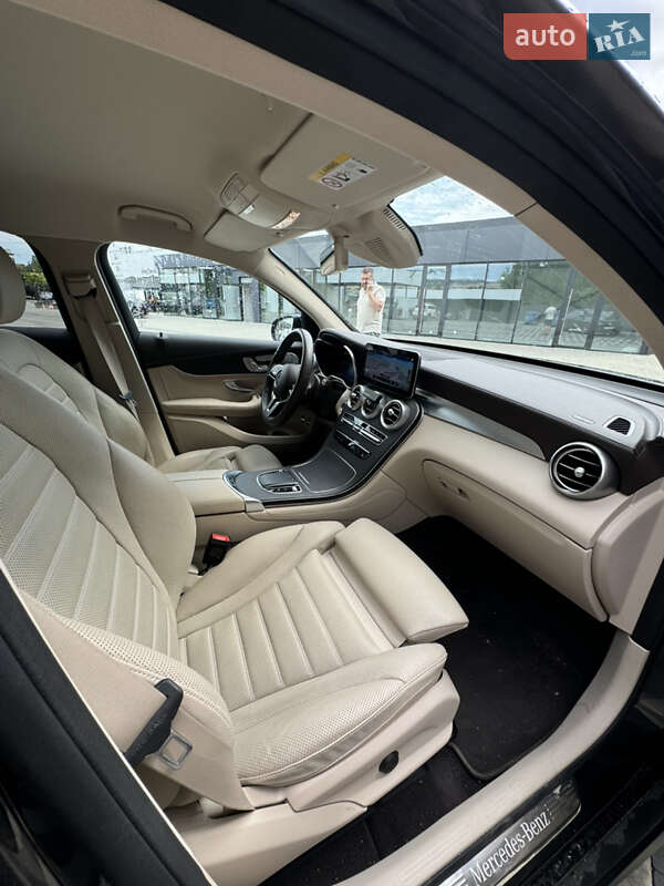 Позашляховик / Кросовер Mercedes-Benz GLC-Class 2020 в Ужгороді