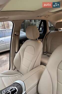 Внедорожник / Кроссовер Mercedes-Benz GLC-Class 2019 в 