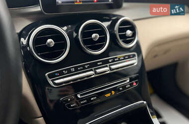 Внедорожник / Кроссовер Mercedes-Benz GLC-Class 2017 в 