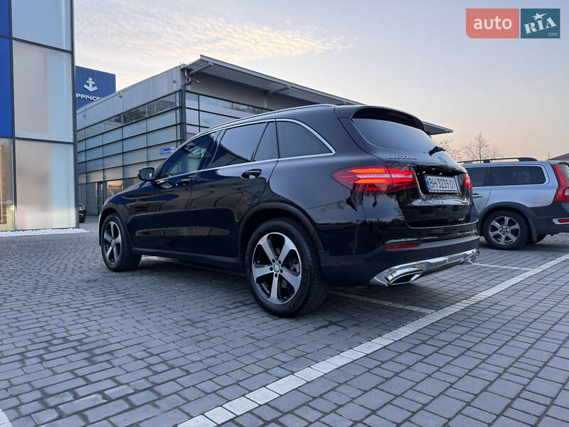 Внедорожник / Кроссовер Mercedes-Benz GLC-Class 2016 в 