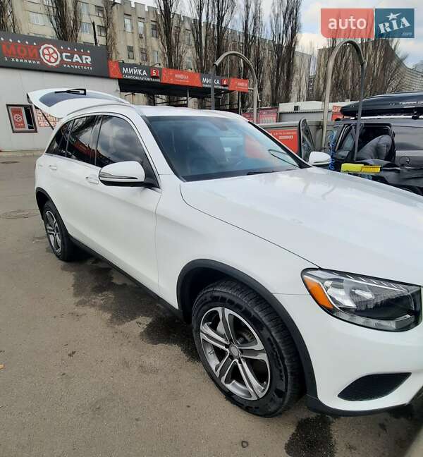 Позашляховик / Кросовер Mercedes-Benz GLC-Class 2016 в Києві