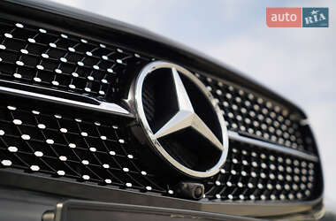 Внедорожник / Кроссовер Mercedes-Benz GLC-Class 2018 в 
