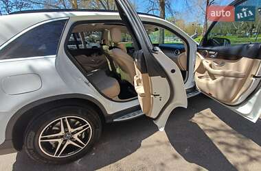 Позашляховик / Кросовер Mercedes-Benz GLC-Class 2017 в 