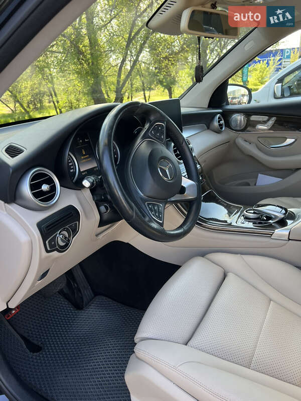 Позашляховик / Кросовер Mercedes-Benz GLC-Class 2015 в Запоріжжі