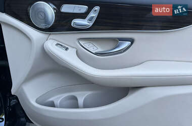 Позашляховик / Кросовер Mercedes-Benz GLC-Class 2016 в 