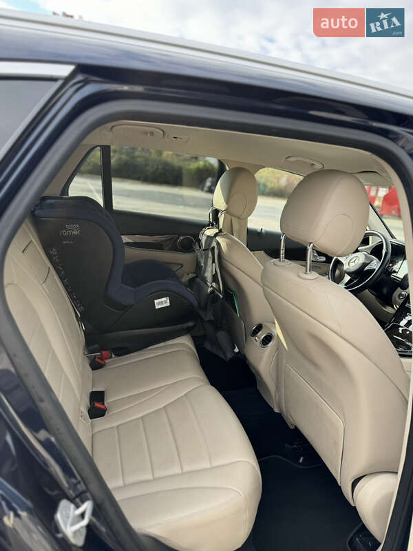 Позашляховик / Кросовер Mercedes-Benz GLC-Class 2015 в Києві