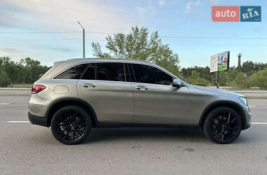 Внедорожник / Кроссовер Mercedes-Benz GLC-Class 2021 в 
