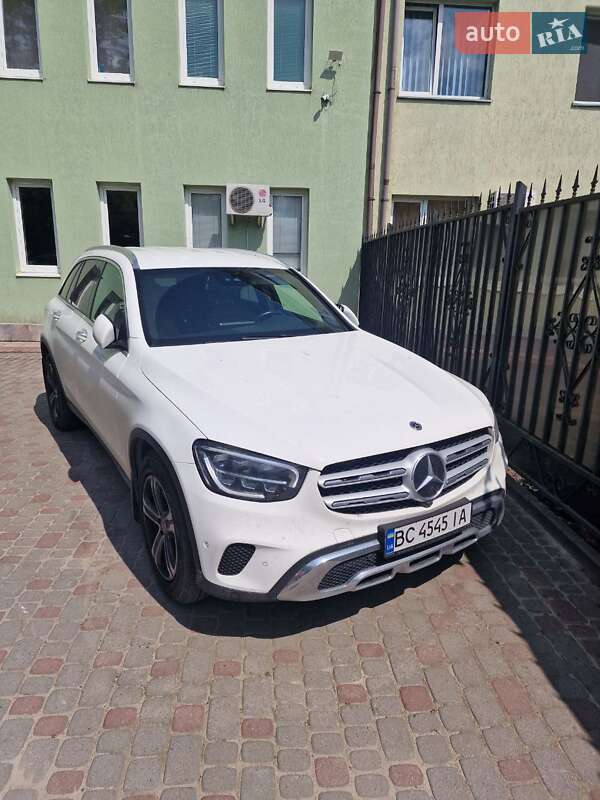 Mercedes-Benz GLC-Class 2021